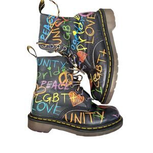 DR. MARTENS Pascal Pride 2 Peace Love LGBT+ Combat Boots Rainbow Ladies SZ 5